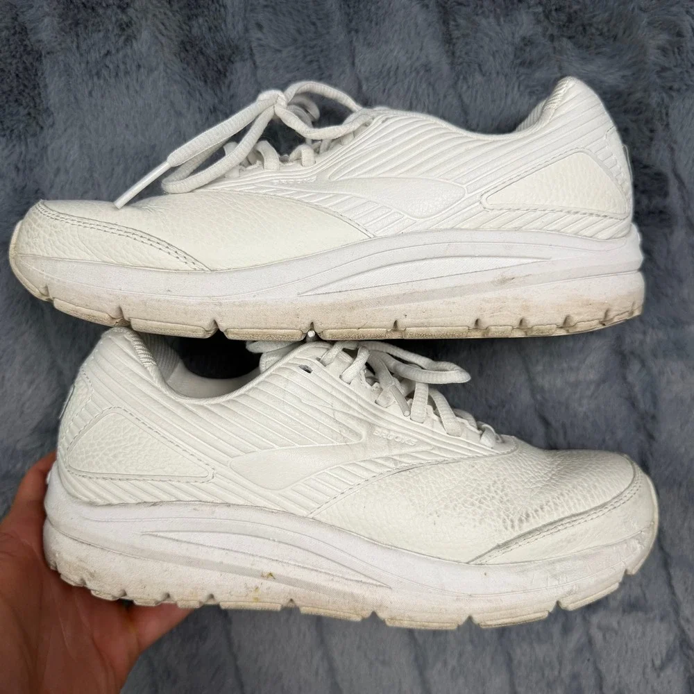 Brooks Addiction Walker 2 Walking Shoes Womens 8 White Leather Slip Resistant